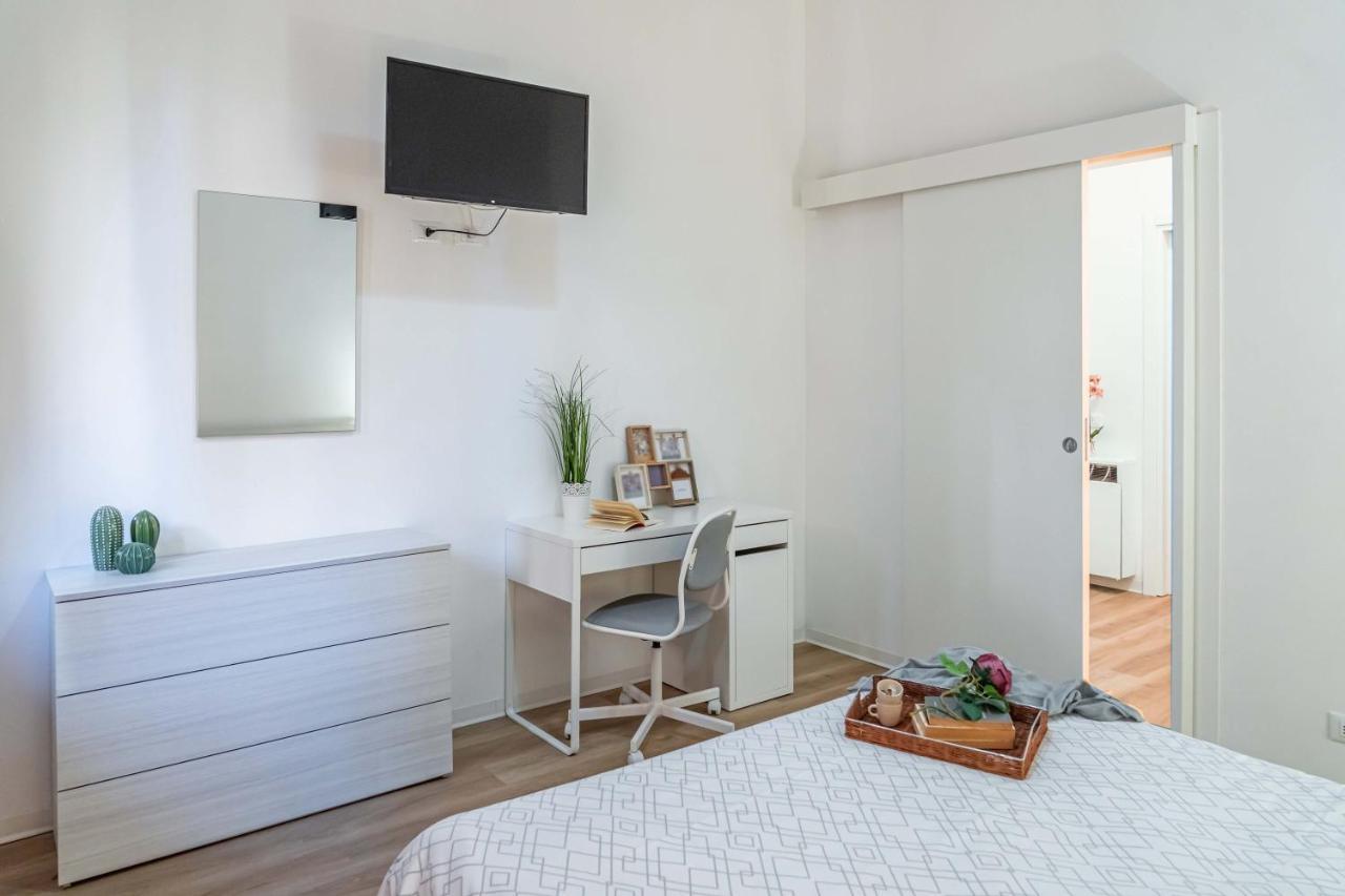 Casa Golgi - Pavia City - By Host4U Екстериор снимка